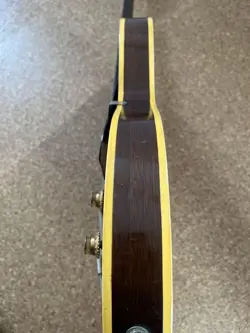 SEMI-ACOUSTIC GUITAR GIBSON