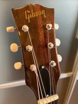 GUITAR GIBSON B-25