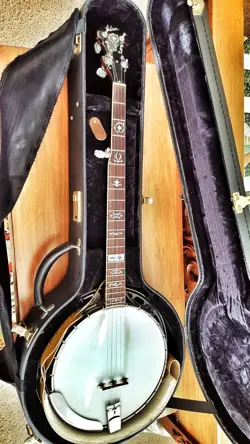 WREATH BANJO