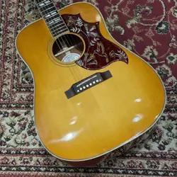 GIBSON HUMMINGBIRD 2011 ACOUSTIC GUITAR