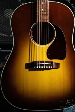 GIBSON CUSTOM SHOP J-45 RED SPRUCE HONEY BURST 2023