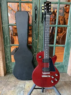 2011 GIBSON LES PAUL SPECIAL ELECTRIC GUITAR HH IN VINTAGE CHERRY RED  W CASE