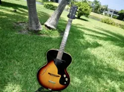 1964 VINTAGE GIBSON ES-120T. EXCELLENT CONDITION. WITH SOFT SHELL CASE.