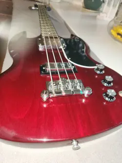 USA GIBSON SG STANDARD BASS HERITAGE CHERRY