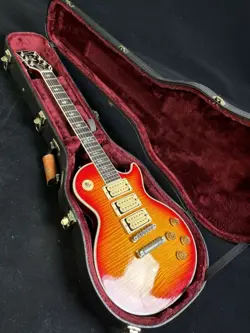 GIBSON CUSTOM SHOP ACE FREHLEY 1997 LIMITED TO 300 PIECES WORLDWIDE W/HARD CASE