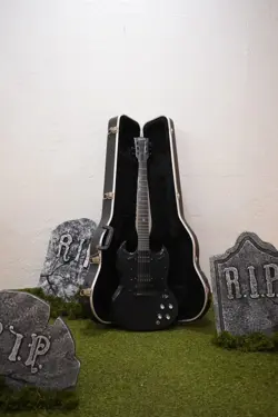GIBSON SG GOTHIC 2001 BLACK ELECTRIC GUITAR WITH CASE GOOD CONDITION