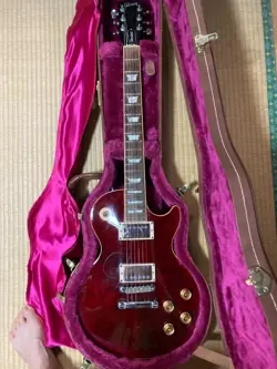 GIBSON LES PAUL WINE RED WITH HARD CASE
