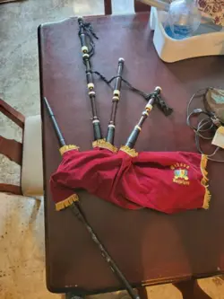 GIBSON FIRESIDE BAGPIPES IN THE KEY OF A