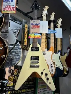 GIBSON: 80S FLYING V ELECTRIC GUITAR