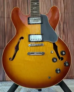 VINTAGE GUITAR FROM