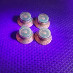 KNOBS SET OF