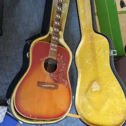 GIBSON HUMMINGBIRD 1968 VINTAGE ACOUSTIC GUITAR FROM JAPAN