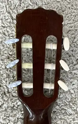STRING ACOUSTIC GUITAR