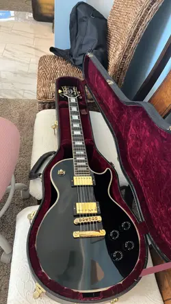 GIBSON LES PAUL CUSTOM SHOP BLACK BEAUTY