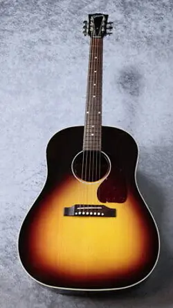 GIBSON J-45 RED SPRUCE
