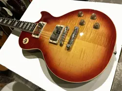 GIBSON LES PAUL TRADITIONAL AA FIGURED MAPLE TOP HERITAGE CHERRY USED