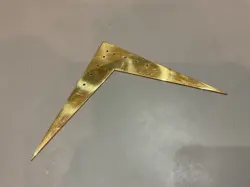 V-SHAPED TAILPIECE FLYING