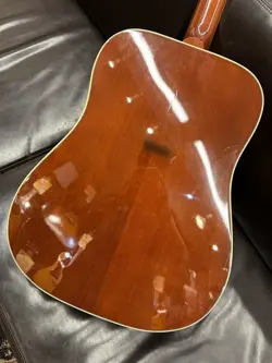 GIBSON HUMMINGBIRD USED