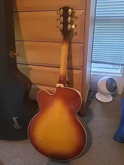 BYRDLAND HOLLOWBODY ELECTRIC