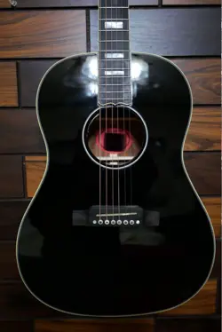 ACOUSTIC GUITAR REPLICA