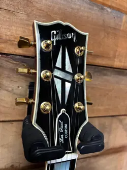 CUSTOM 2005