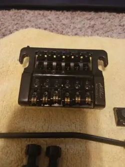 80’S KAHLER 2200 TREMOLO BRIDGE VIBRATO STUD MOUNT GIBSON BLACK