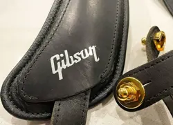 MODERN VINTAGE GUITAR