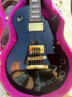 1993 GIBSON LES PAUL STUDIO GLOSS BLACK WITH GOLD HARDWARE W DELUXE GIBSON CASE