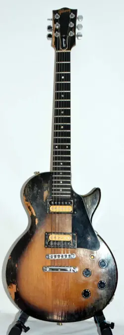 GIBSON LES PAUL INVADER ELECTRIC GUITAR SONEX PICKUPS, A PLAYER PRO SETUP CASE.