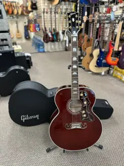 2023 GIBSON SJ-200 STANDARD ACOUSTIC GUITAR WINE RED W/ LR BAGGS ANTHEM & CASE