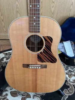 J35 ACOUSTIC-ELECTRIC GUITAR