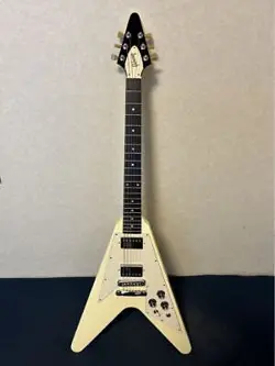 GIBSON FLYING V 1967 CLASSIC WHITE EBONY FINGERBOARD MADE IN 2010