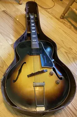 GIBSON ES-135 125 HOLLOW BODY ELECTRIC GUITAR WITH MOTHER OF PEARL INLAY 1950’S