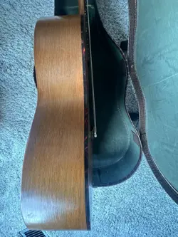 LG-0 VINTAGE ACOUSTIC