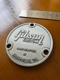 ANTIQUE GUITAR TOGGLE