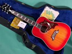 2005 ACOUSITC GUITAR
