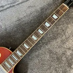 INSTRUMENTS GIBSON GUITAR