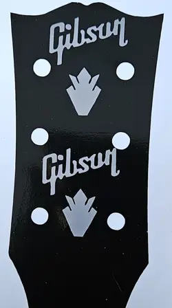 DECAL SILVER LOGO