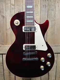 GIBSON LES PAUL DELUXE 70S ELECTRIC GUITAR - WINE RED