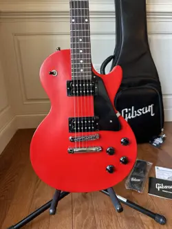 2023 GIBSON LES PAUL MODERN LITE - CARDINAL RED SATIN
