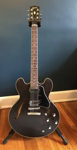 335 SEMI-HOLLOWBODY DOT