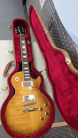 2018 USA GIBSON LES PAUL STANDARD GUITAR W/CASE - VINTAGE HONEY BURST