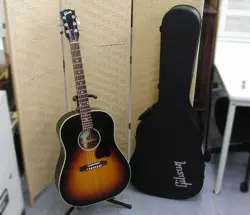 GUITAR GIBSON J-45