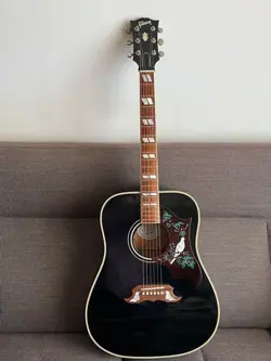 GIBSON DOVE ACOUSTIC GUITAR ORIGINAL HC 2002 FROM JAPAN