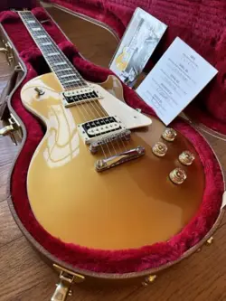 2017 GIBSON LES PAUL CLASSIC - GOLD TOP