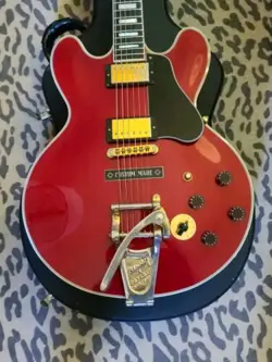 LUCILLE GUITAR