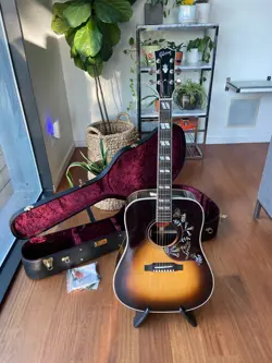 GIBSON CUSTOM SHOP HUMMINGBIRD STANDARD, ZIRICOTE BACK/SIDES AND BOUND FRETBOARD
