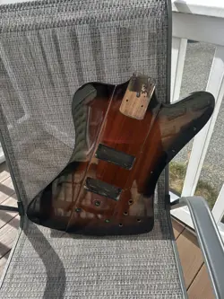 2011 EPIPHONE THUNDERBIRD