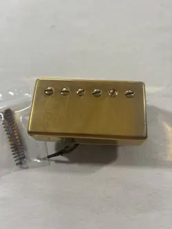 HUMBUCKER PICKUP GOLD