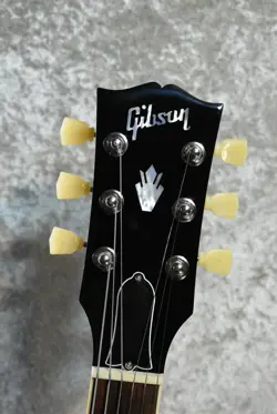 GIBSON ES-335 FIGURED ANTIQUE NATURAL ELECTRIC GUITAR USED